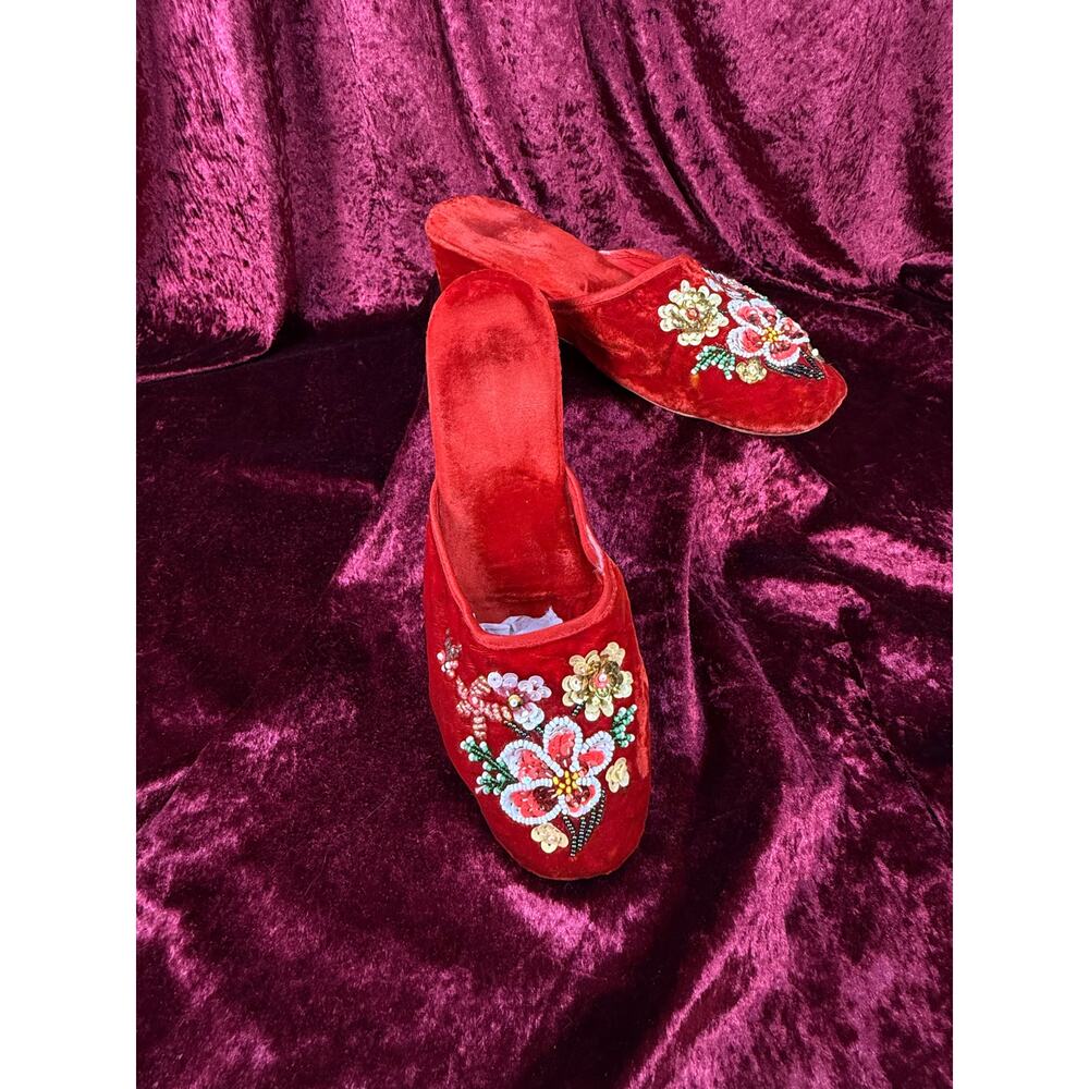 VTG Shoes 1950s Red Velvet Wedge Slippers Sequined Floral Bouquet Size 6.5 / 7 - Picture 2 of 8
